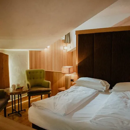 Hotell Larice Suite&breakfast 4*