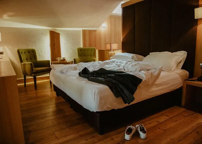 拉瑞斯酒店 酒店 利维尼奥