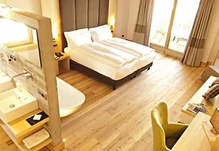 Larice Hotel 4*